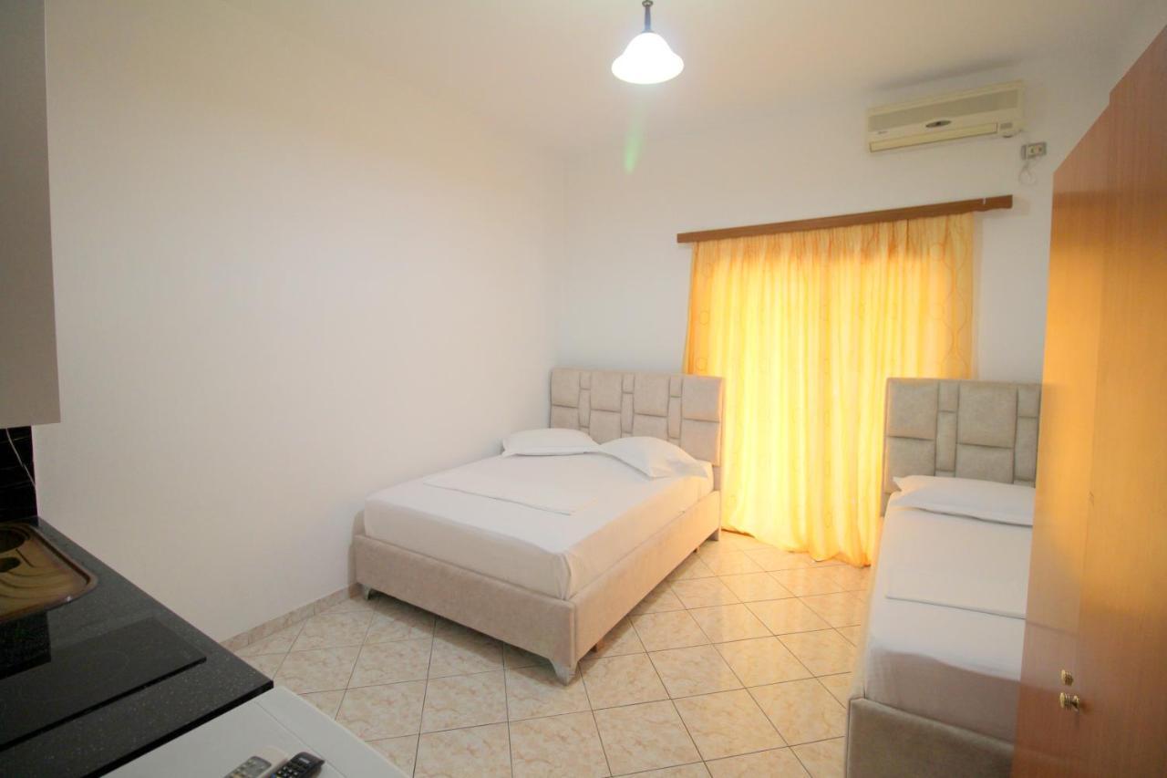Hotel Vila Vilson Sarande Exterior photo